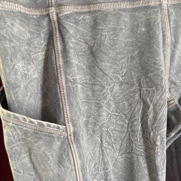 Gray Patterned Leggings - Picture 4 of 5